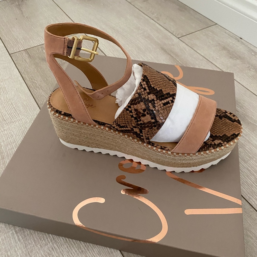 Brand New Multi-Material Chic Summer Sandals!
